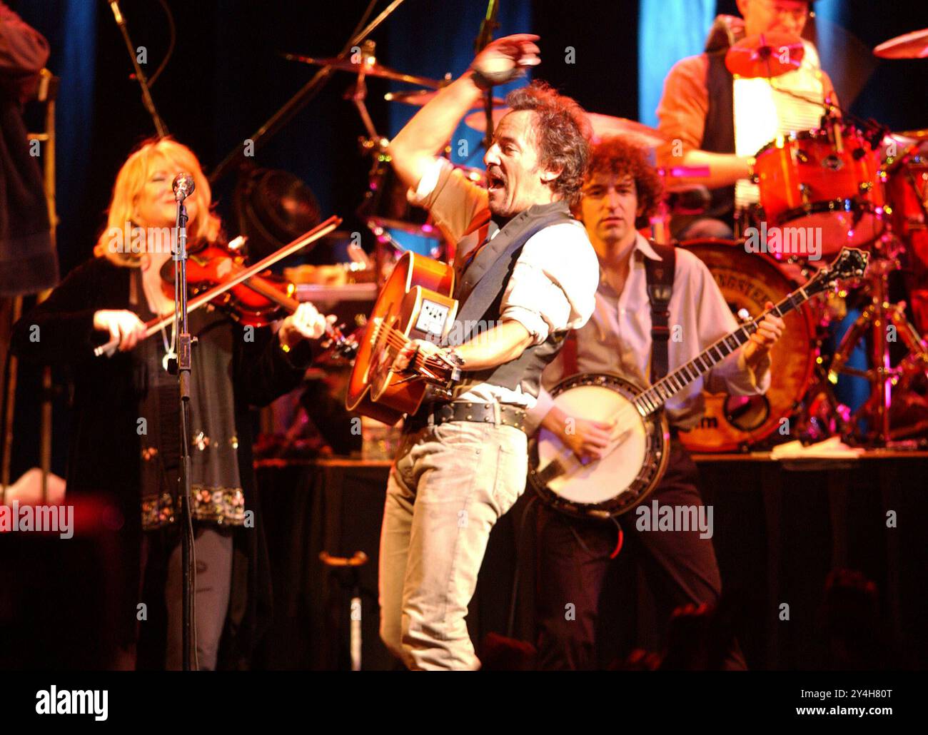ARCHIVFOTO: Bruce Springsteen wird 75 Jahre alt am 23. September 2024, Bruce SPRINGSTEEN, USA, Sänger, Musiker, hier mit seiner Band Seeger Sessions Band bei seinem Konzert in der Kölner Koelnarena am 6. November 2006. ? Stockfoto