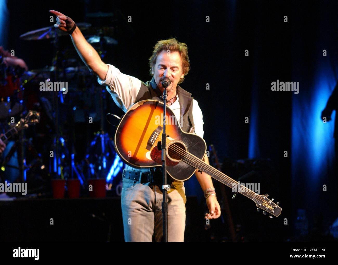ARCHIVFOTO: Bruce Springsteen wird 75 Jahre alt am 23. September 2024, Bruce SPRINGSTEEN, USA, Sänger, Musiker, hier mit seiner Band Seeger Sessions Band bei seinem Konzert in der Kölner Koelnarena am 6. November 2006. ? Stockfoto