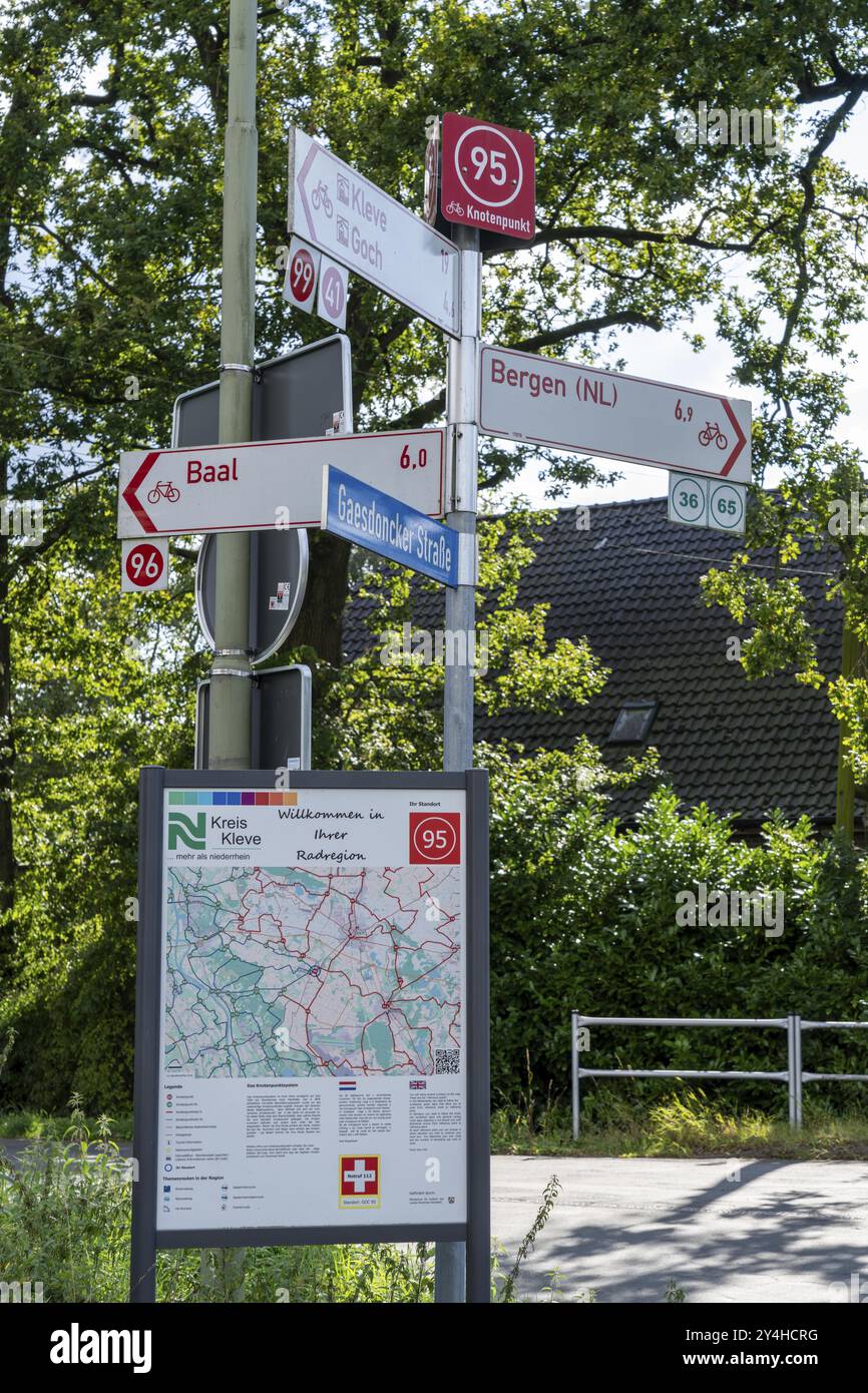 Radwegenetz, Kreuzungssystem, Radwege, Radwege, Routen, Orientierungssystem, Goch, Nordrhein-Westfalen, Deutschland, Europa Stockfoto