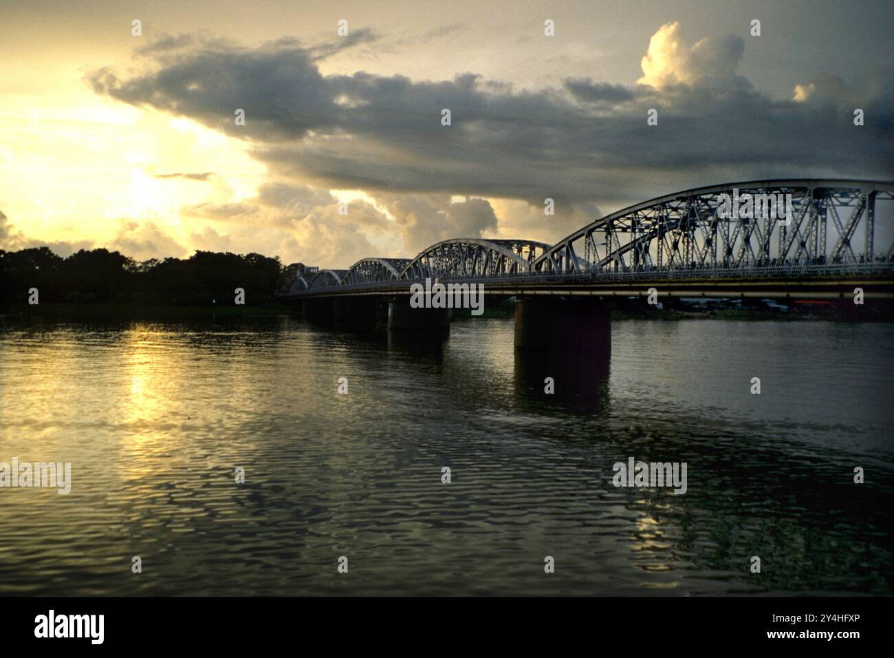 Asien. Vietnam. Trang Tien Brücke Über Den Parfümfluss In Huè Stockfoto