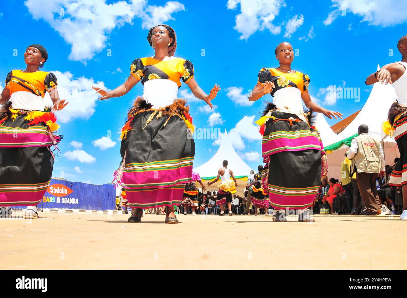 Darsteller tanzen Akigandadance in Uganda. Foto von Matthias Mugisha. Stockfoto