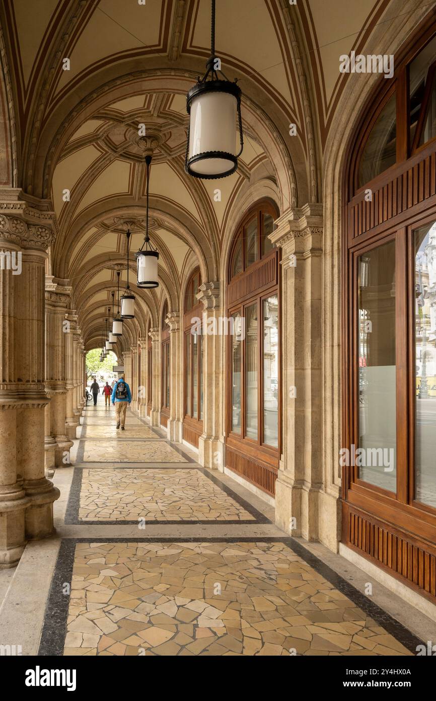 Bögen der Wiener Staatsoper Stockfoto