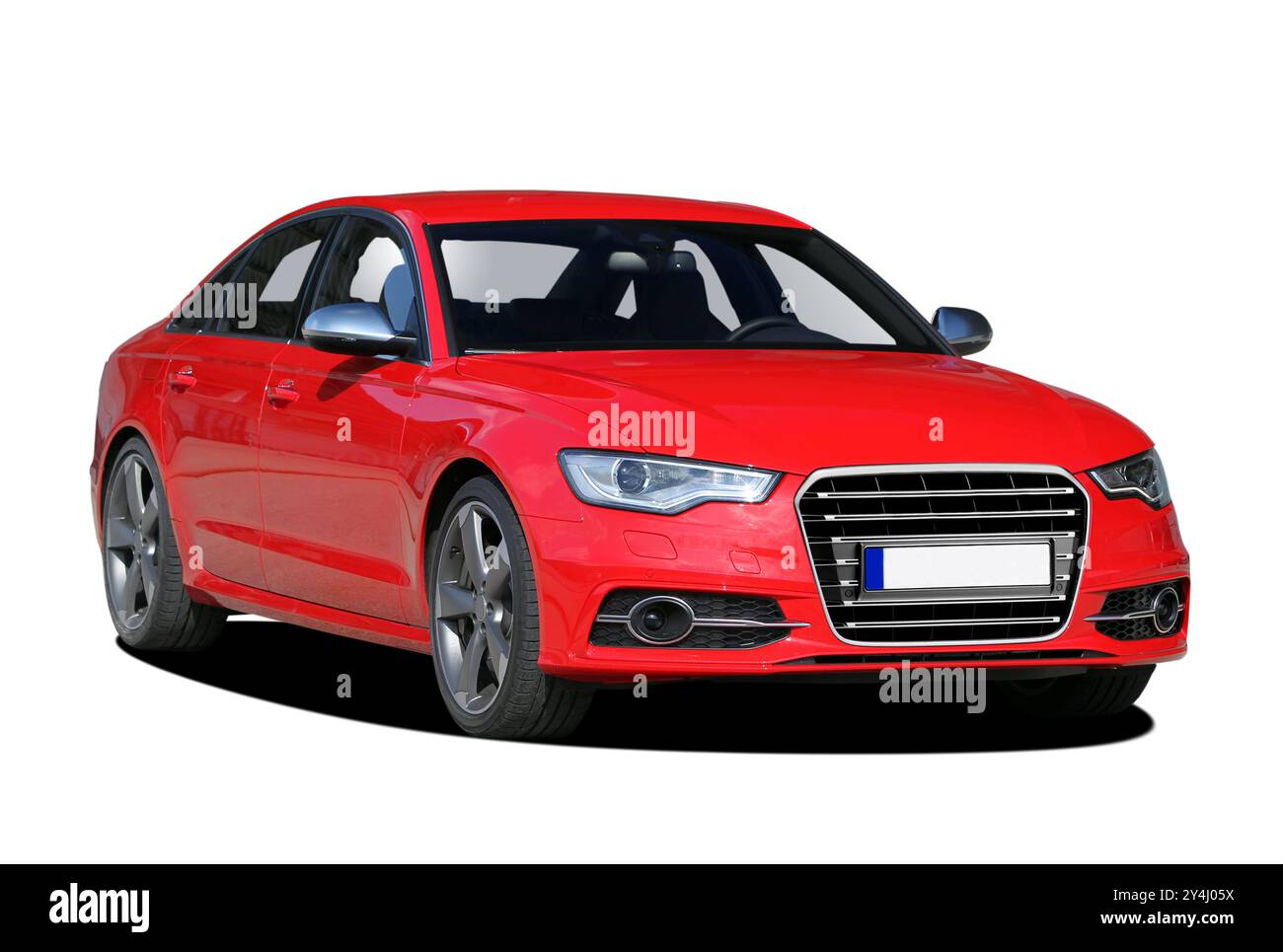 Großes Auto auf weißem Hintergrund, Vorderansicht Stockfoto