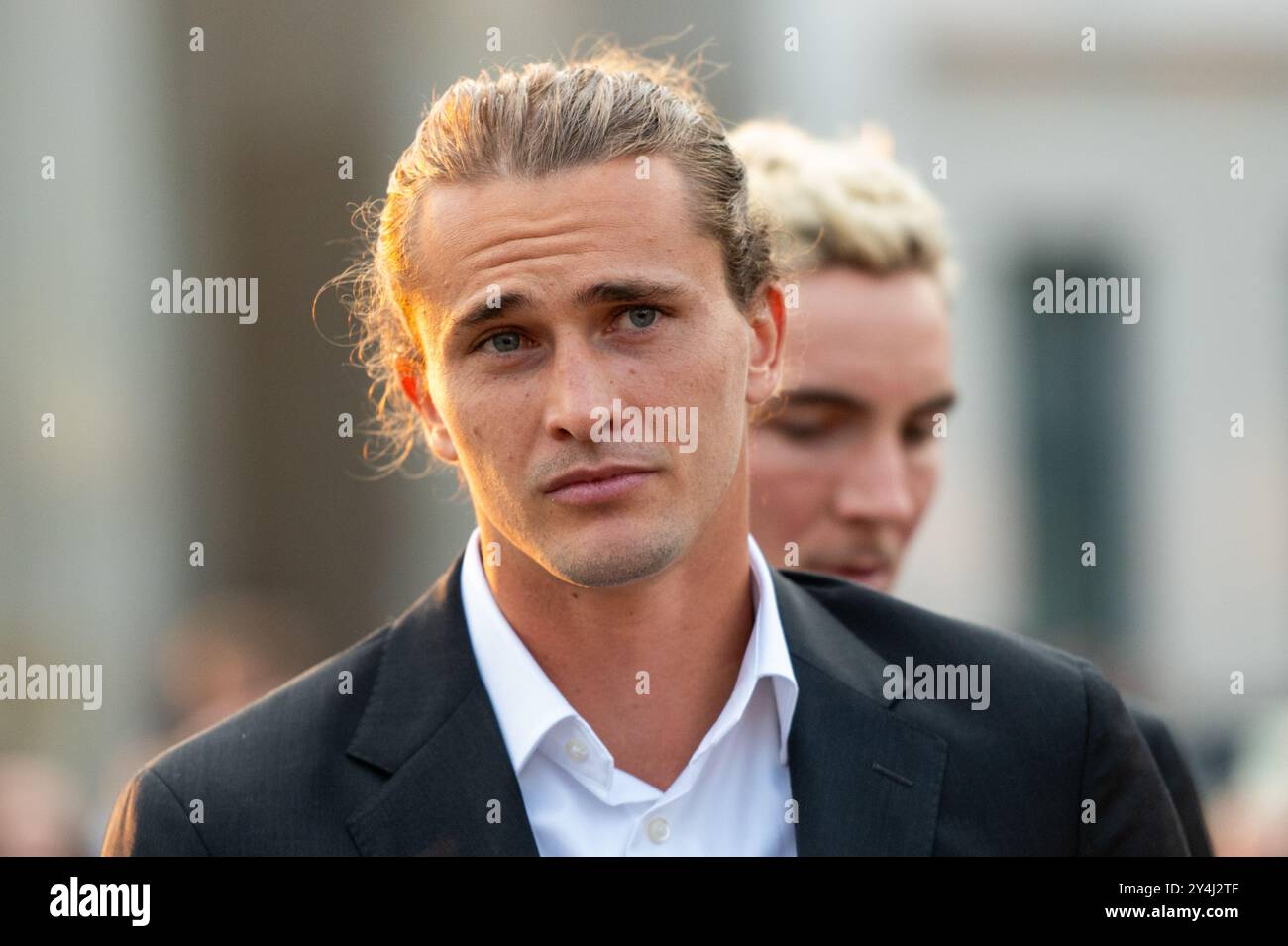 Berlin, Deutschland. September 2024. Alexander Zverev nimmt an einer Medienveranstaltung beim Laver Cup vor dem Brandenburger Tor Teil. Quelle: Christophe Gateau/dpa/Alamy Live News Stockfoto
