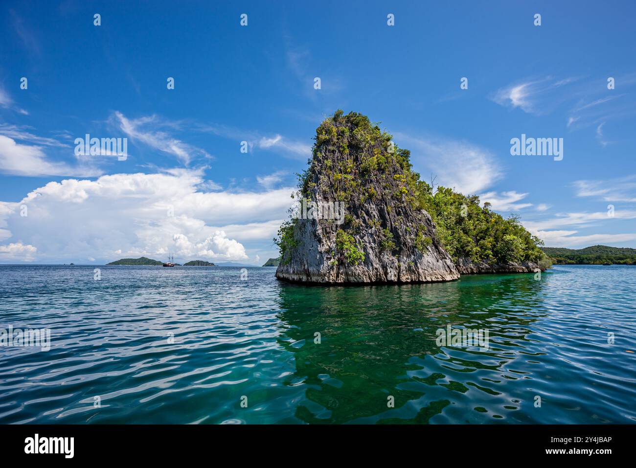 Indonesien, Raja Ampat, Panoramablick auf die Inseln des Archipels Stockfoto