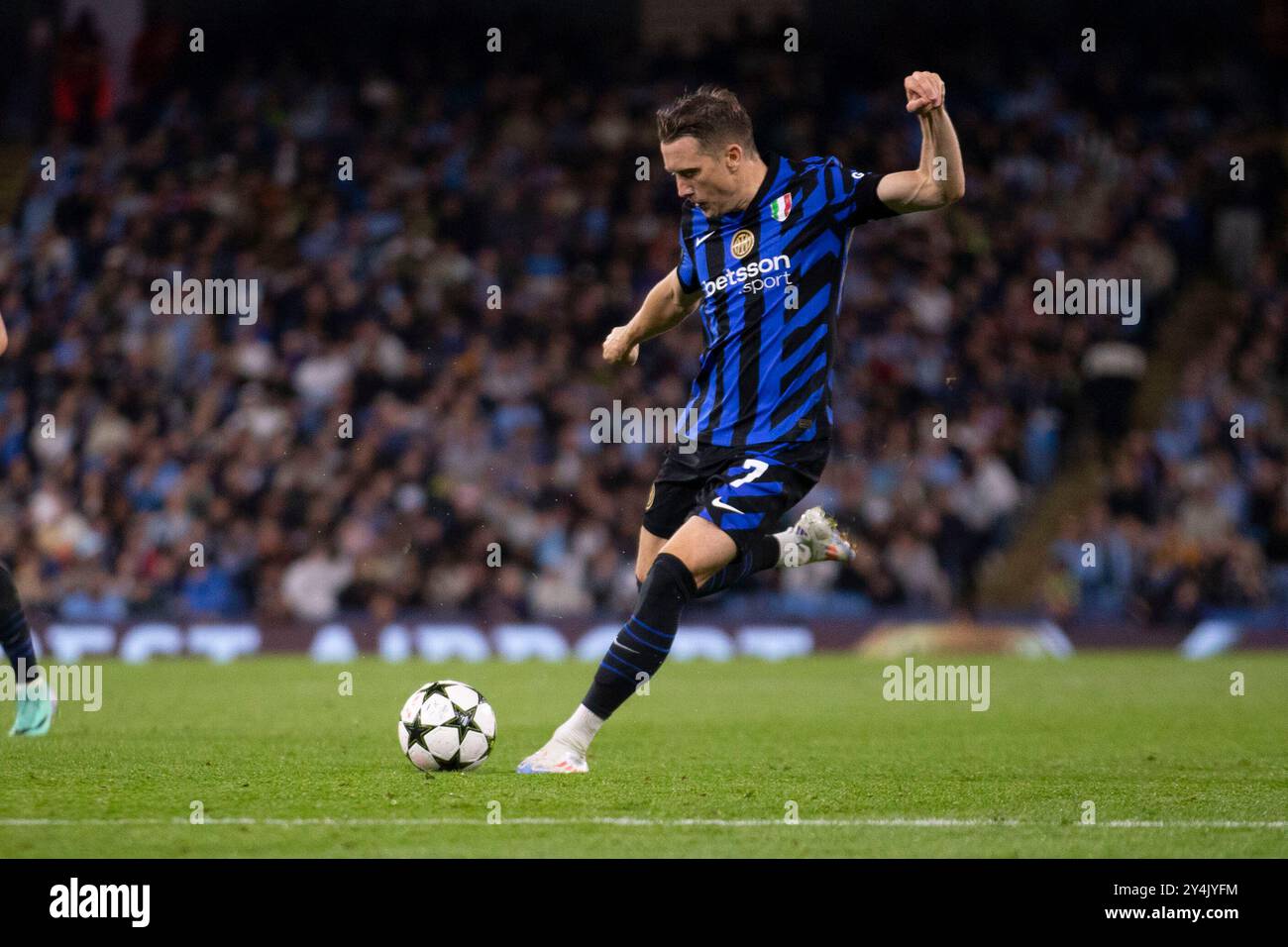 Piotr Zielinski #7 von Inter Mailand beim Spiel der UEFA Champions League zwischen Manchester City und Football Club Internazionale Milano im Etihad Stadium, Manchester am Mittwoch, den 18. September 2024. (Foto: Mike Morese | MI News) Credit: MI News & Sport /Alamy Live News Stockfoto