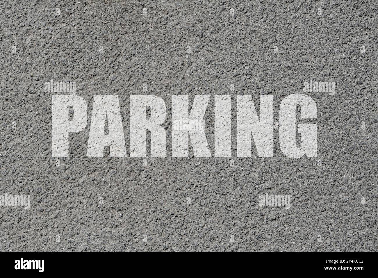 Parkplatz. Word Parken auf Asphalt geschrieben, Blick von oben Stockfoto