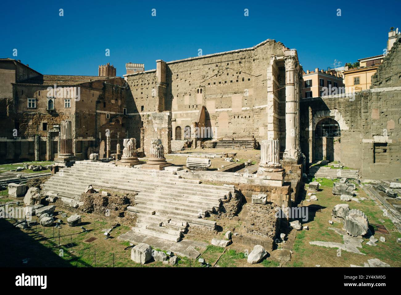 Tempel des Apollo Palatinus Ruinen auf dem Palatin Hügel, Rom, Italien - 2. Mai 2024. Hochwertige Fotos Stockfoto