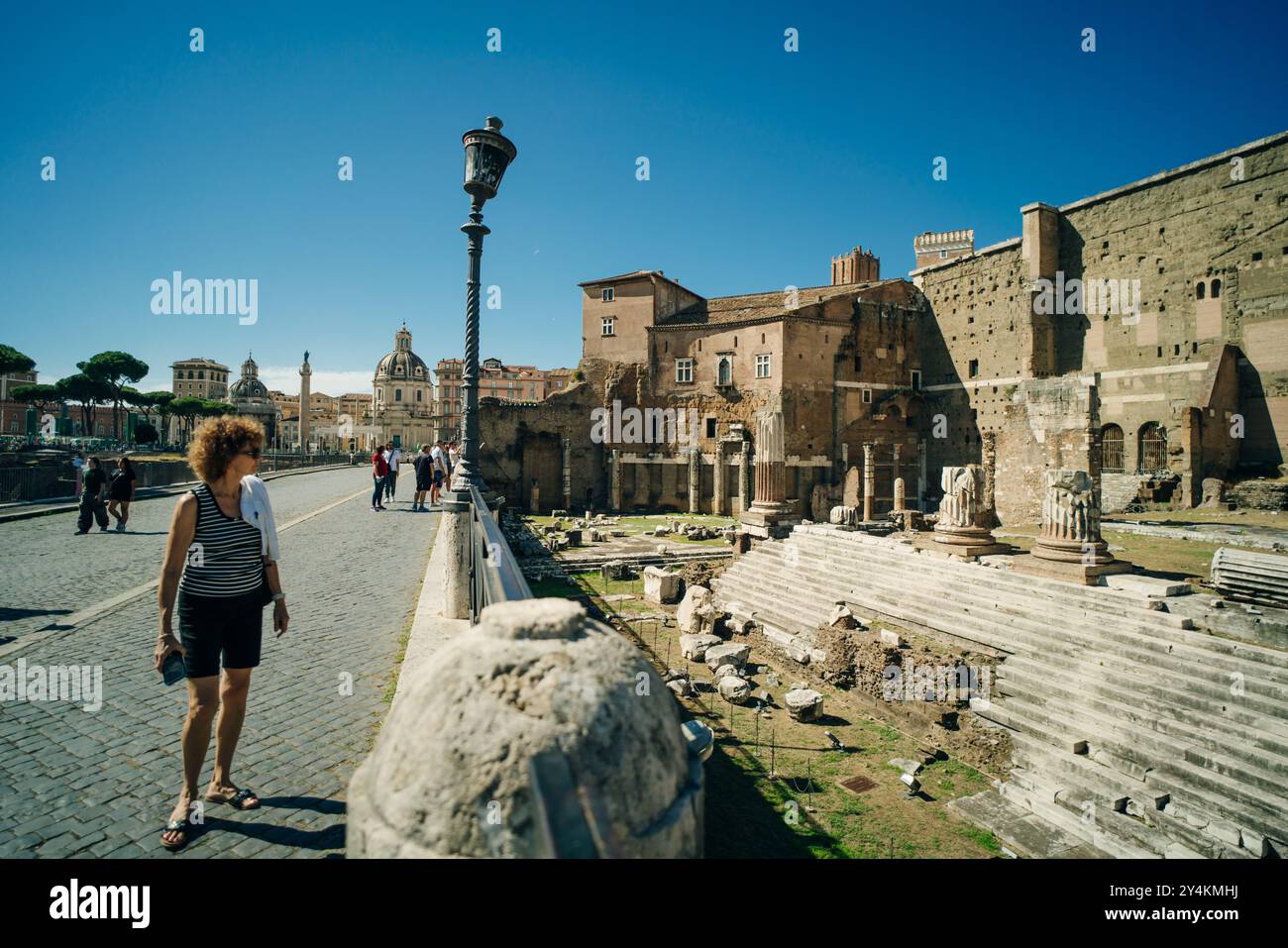 Tempel des Apollo Palatinus Ruinen auf dem Palatin Hügel, Rom, Italien - 2. Mai 2024. Hochwertige Fotos Stockfoto