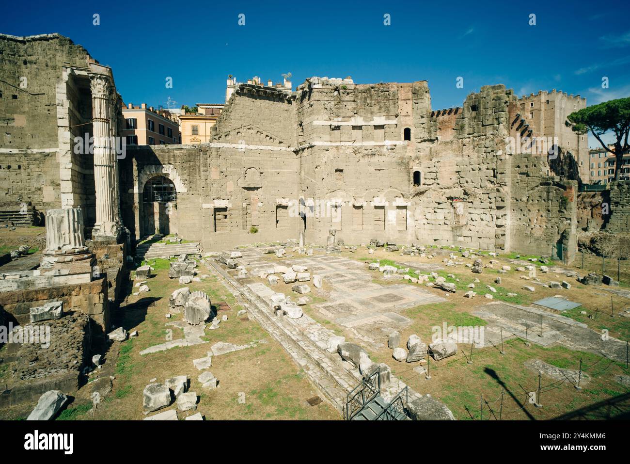 Tempel des Apollo Palatinus Ruinen auf dem Palatin Hügel, Rom, Italien - 2. Mai 2024. Hochwertige Fotos Stockfoto
