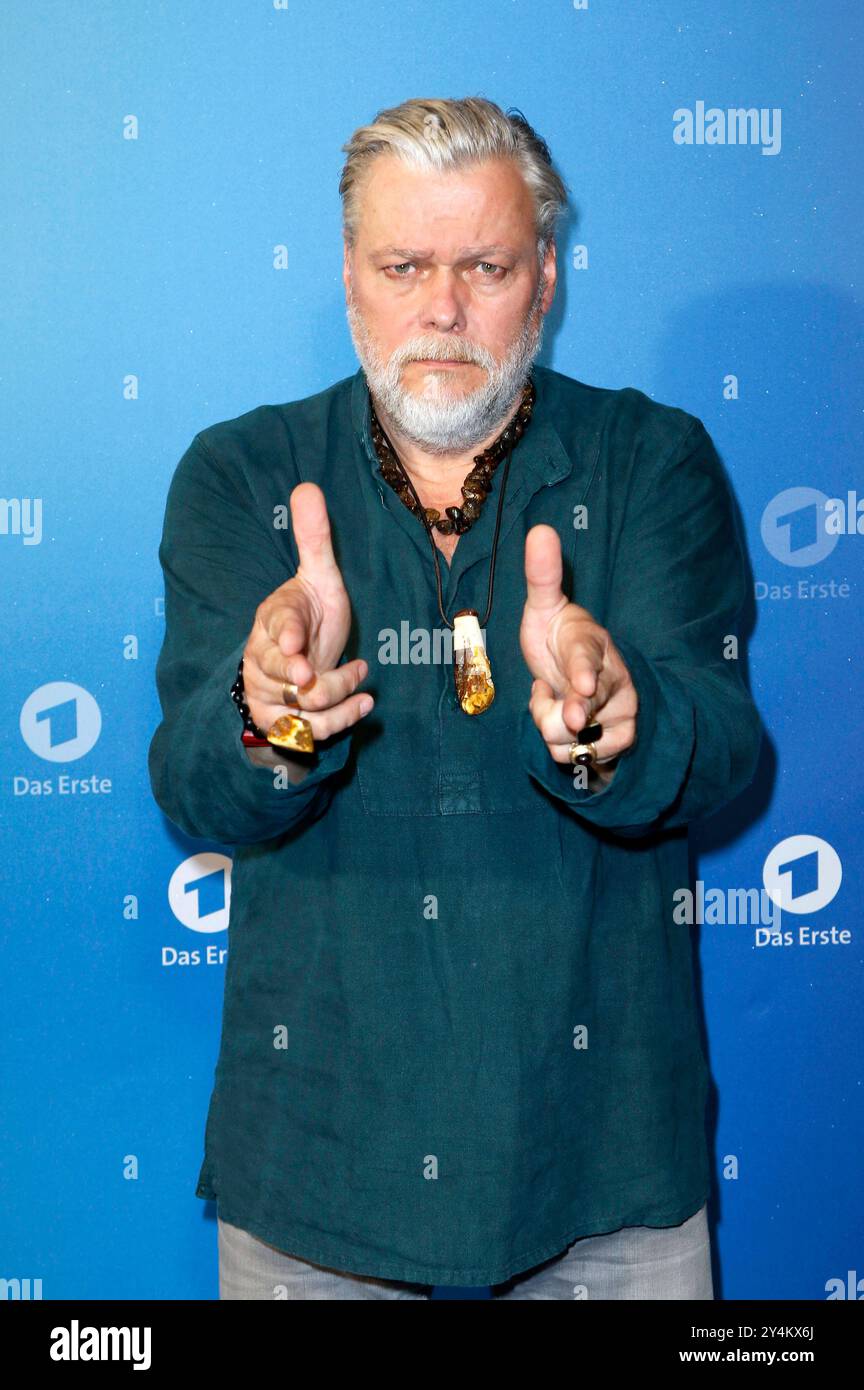 Torsten Münchow bei der Kino-Preview der 500. Folge der Fernsehserie Großstadtrevier: Vendetta in der Astor Film Lounge. Hamburg, 18.09.2024 *** Torsten Münchow bei der Kinovorschau der 500. Folge der Fernsehserie Großstadtrevier Vendetta in der Astor Film Lounge Hamburg, 18 09 2024 Foto:XC.xTamckex/xFuturexImagex grosstadtrevier 4930 Stockfoto