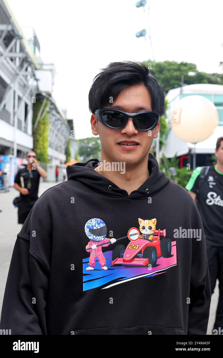 Singapur, Singapur. September 2024. Zhou Guanyu (CHN) sauber. 19.09.2024. Formel-1-Weltmeisterschaft, Rd 18, Grand Prix Von Singapur, Marina Bay Street Circuit, Singapur, Vorbereitungstag. Das Foto sollte lauten: XPB/Alamy Live News. Stockfoto