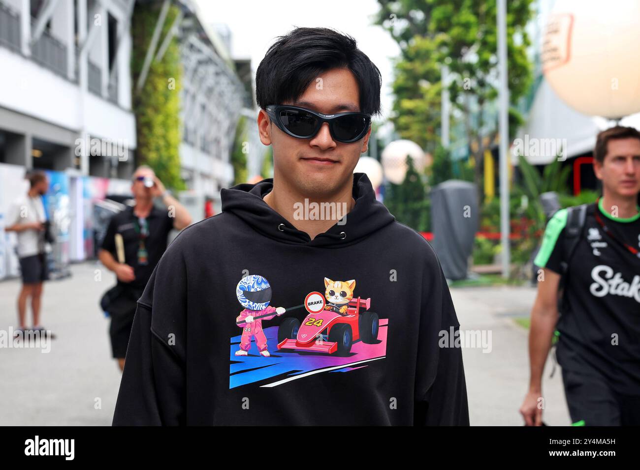 Singapur, Singapur. September 2024. Zhou Guanyu (CHN) sauber. 19.09.2024. Formel-1-Weltmeisterschaft, Rd 18, Grand Prix Von Singapur, Marina Bay Street Circuit, Singapur, Vorbereitungstag. Das Foto sollte lauten: XPB/Alamy Live News. Stockfoto