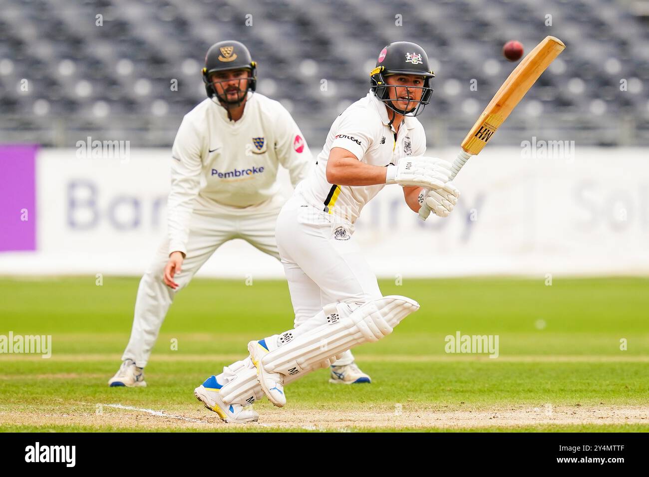 Bristol, Vereinigtes Königreich, 19. September 2024. Graeme van Buuren aus Gloucestershire spielte im Spiel der Vitality County Championship Division 2 zwischen Gloucestershire und Sussex. Quelle: Robbie Stephenson/Gloucestershire Cricket/Alamy Live News Stockfoto