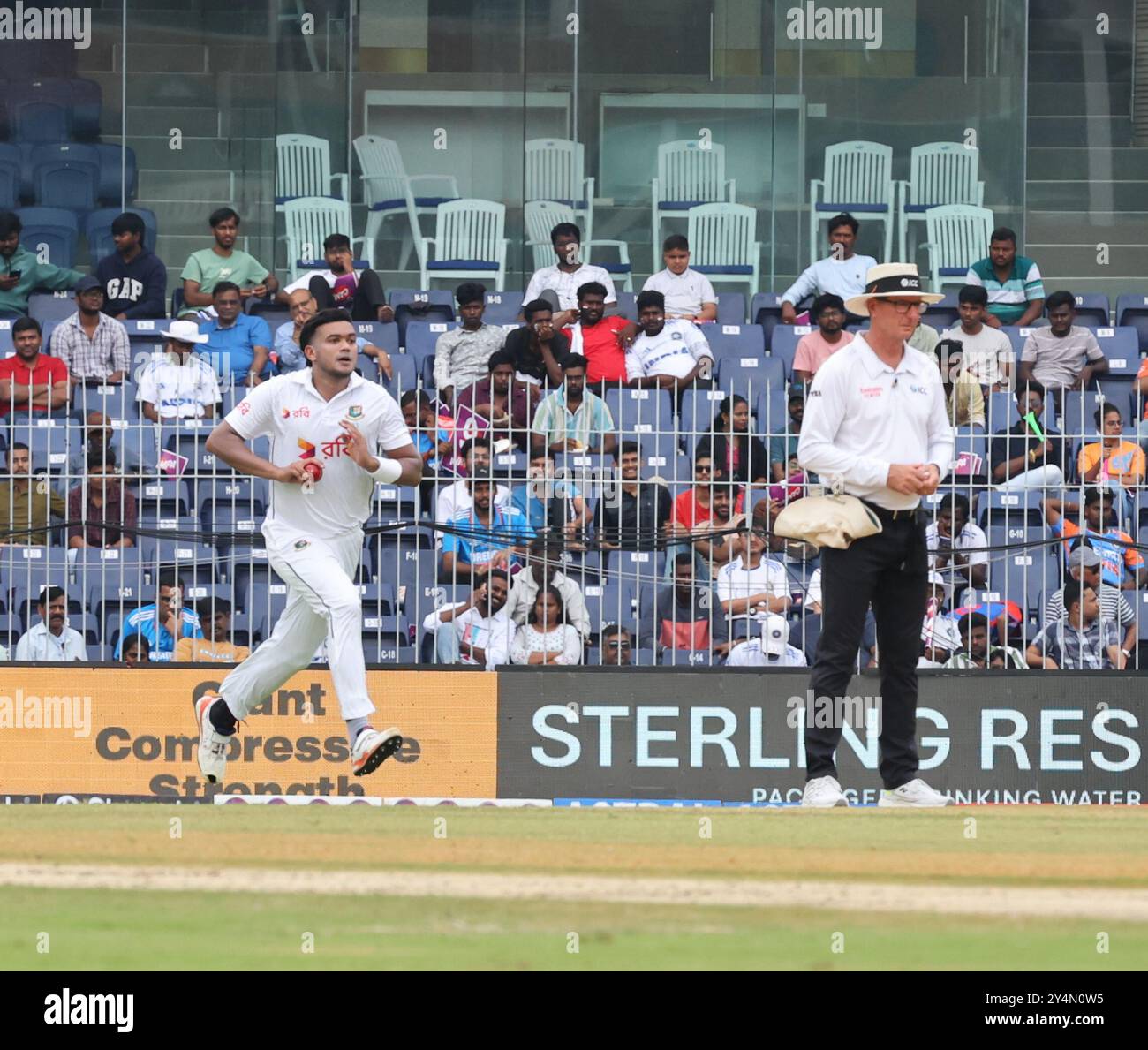 Bangladesch Tour of India 2024: 1. Test India V Bangladesch Taskin Ahmed in Aktion Credit: Seshadri SUKUMAR/Alamy Live News Stockfoto