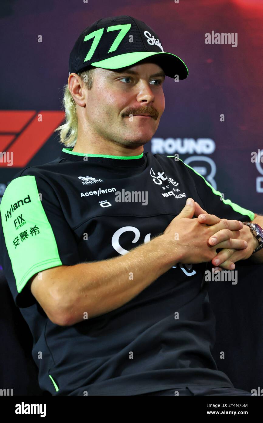 Singapur, Singapur. September 2024. Valtteri Bottas (FIN) sauber auf der FIA Pressekonferenz. 19.09.2024. Formel-1-Weltmeisterschaft, Rd 18, Grand Prix Von Singapur, Marina Bay Street Circuit, Singapur, Vorbereitungstag. Das Foto sollte lauten: XPB/Alamy Live News. Stockfoto