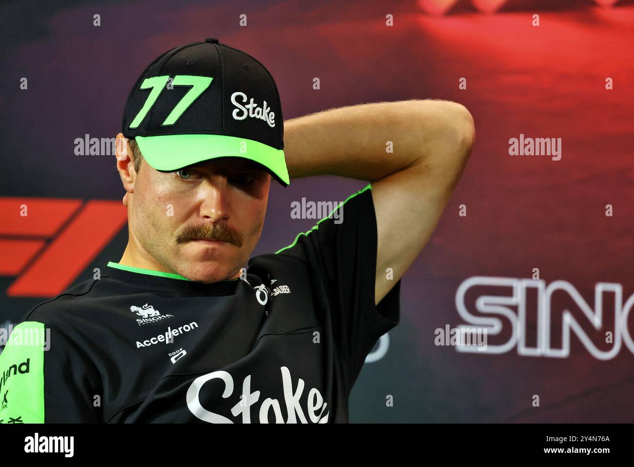 Singapur, Singapur. September 2024. Valtteri Bottas (FIN) sauber auf der FIA Pressekonferenz. 19.09.2024. Formel-1-Weltmeisterschaft, Rd 18, Grand Prix Von Singapur, Marina Bay Street Circuit, Singapur, Vorbereitungstag. Das Foto sollte lauten: XPB/Alamy Live News. Stockfoto