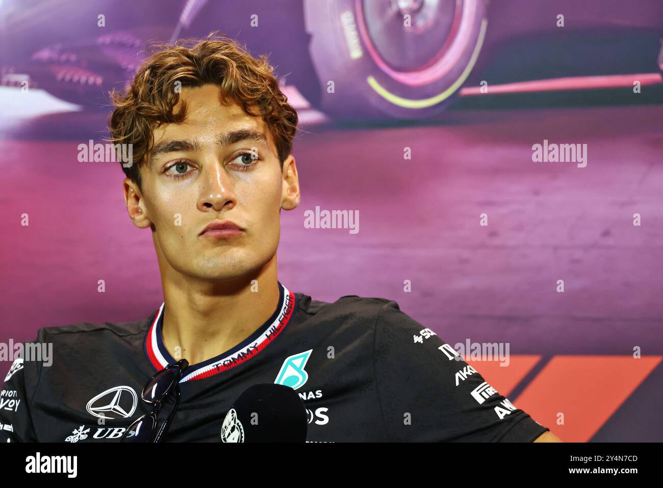 Singapur, Singapur. September 2024. George Russell (GBR) Mercedes AMG F1 auf der FIA Pressekonferenz. 19.09.2024. Formel-1-Weltmeisterschaft, Rd 18, Grand Prix Von Singapur, Marina Bay Street Circuit, Singapur, Vorbereitungstag. Das Foto sollte lauten: XPB/Alamy Live News. Stockfoto
