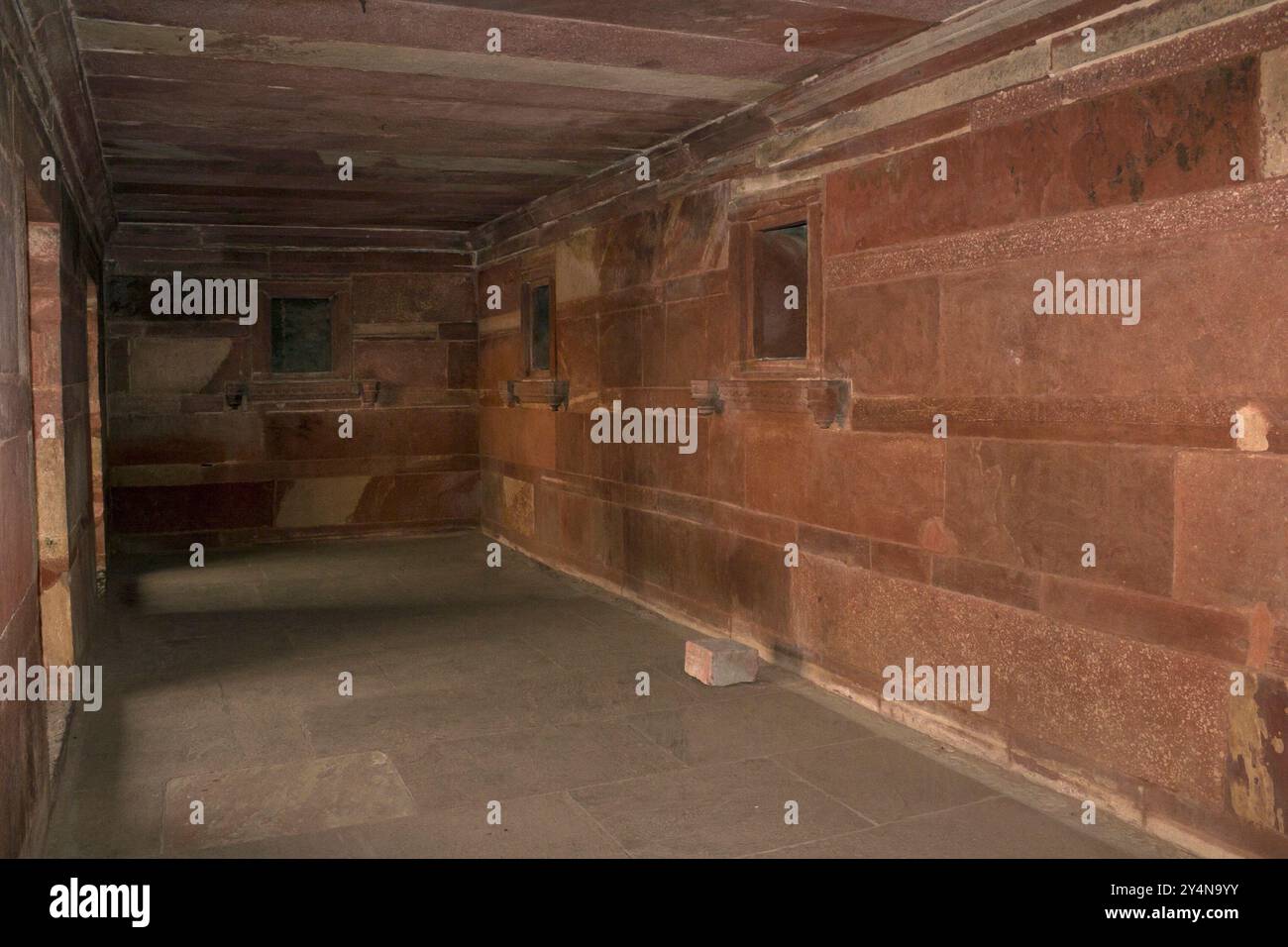 Agra, Uttar Pradesh / Indien - 7. Februar 2012 : eine architektonische Innenansicht des Jodhabai Palastes in Fatehpur Sikri, Agra. Stockfoto