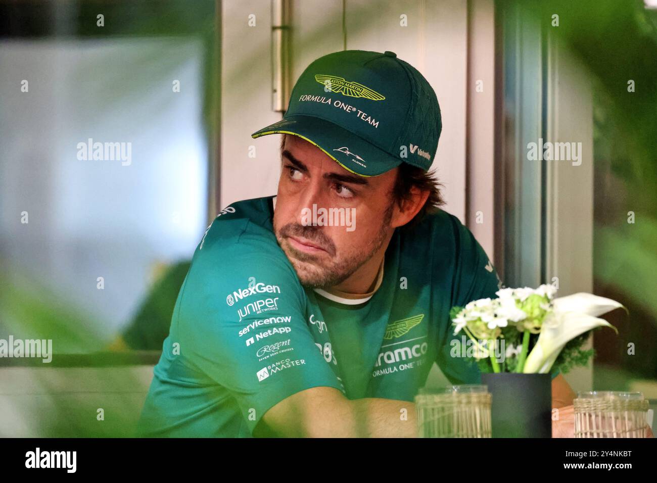 Singapur, Singapur. September 2024. Fernando Alonso (ESP) Aston Martin F1 Team. 19.09.2024. Formel-1-Weltmeisterschaft, Rd 18, Grand Prix Von Singapur, Marina Bay Street Circuit, Singapur, Vorbereitungstag. Das Foto sollte lauten: XPB/Alamy Live News. Stockfoto