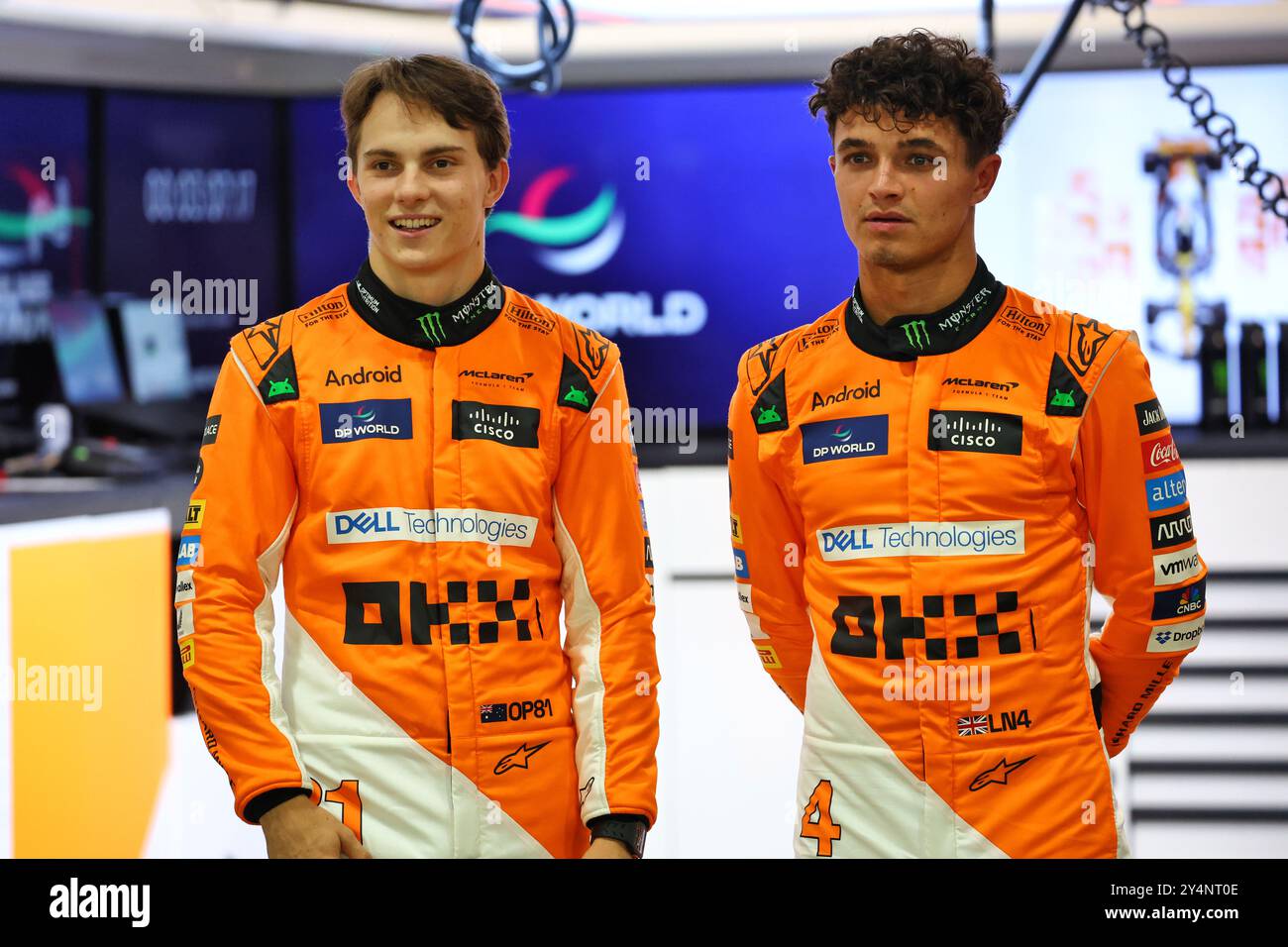 Singapur, Singapur. September 2024. (L bis R): Oscar Piastri (aus) McLaren und Lando Norris (GBR) McLaren. 19.09.2024. Formel-1-Weltmeisterschaft, Rd 18, Grand Prix Von Singapur, Marina Bay Street Circuit, Singapur, Vorbereitungstag. Das Foto sollte lauten: XPB/Alamy Live News. Stockfoto