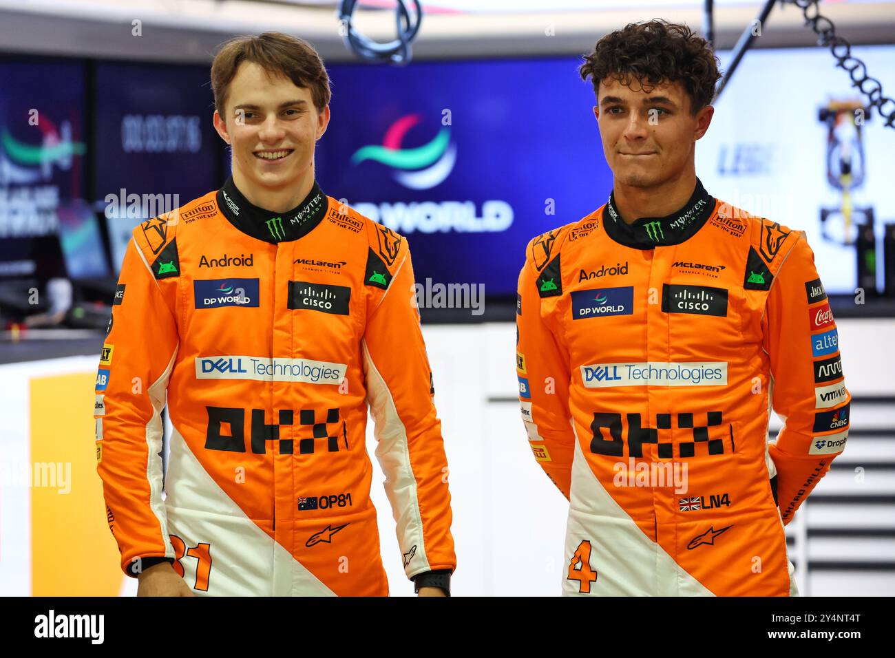 Singapur, Singapur. September 2024. (L bis R): Oscar Piastri (aus) McLaren und Lando Norris (GBR) McLaren. 19.09.2024. Formel-1-Weltmeisterschaft, Rd 18, Grand Prix Von Singapur, Marina Bay Street Circuit, Singapur, Vorbereitungstag. Das Foto sollte lauten: XPB/Alamy Live News. Stockfoto