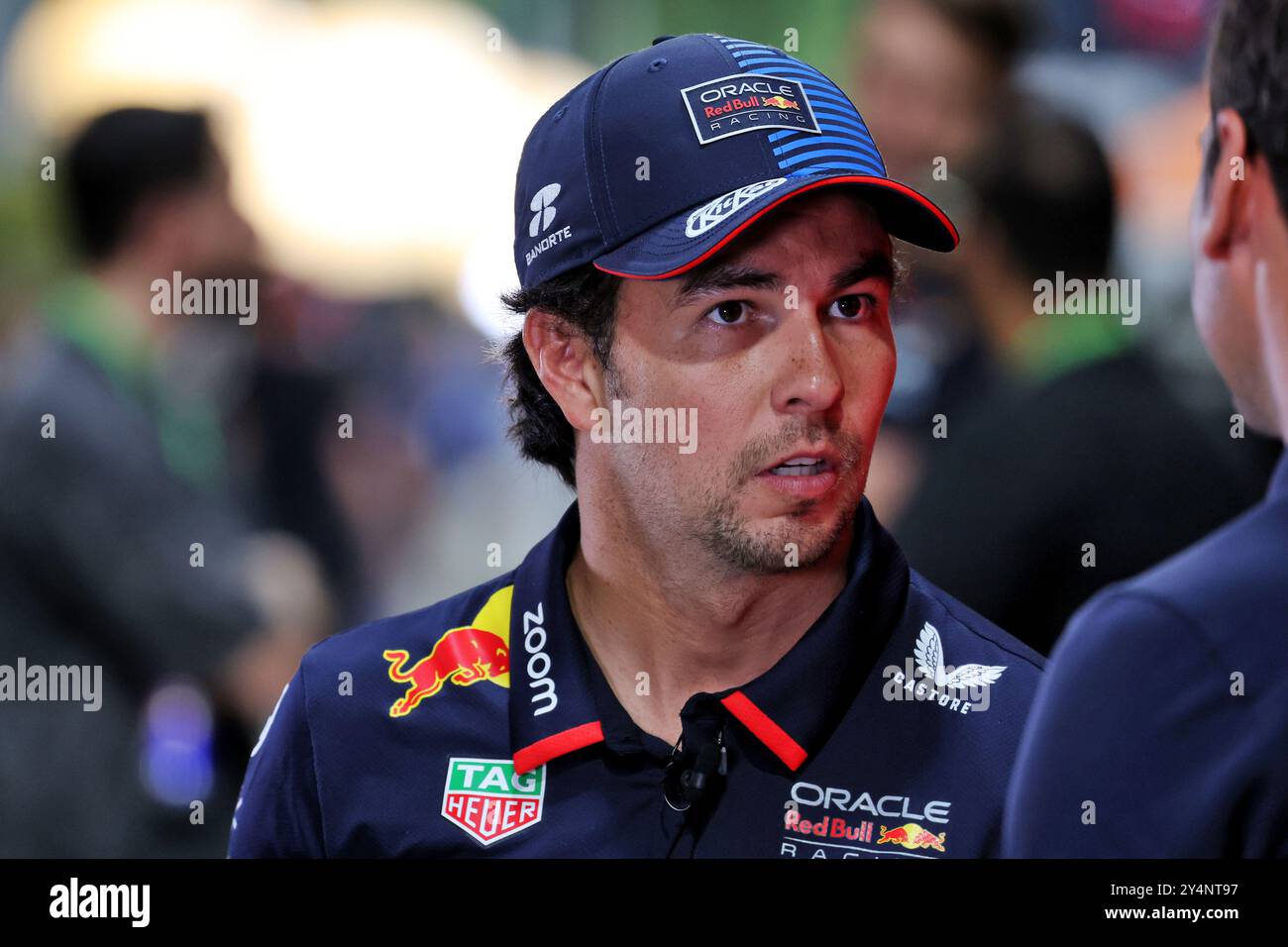 Singapur, Singapur. September 2024. Sergio Perez (MEX) Red Bull Racing. 19.09.2024. Formel-1-Weltmeisterschaft, Rd 18, Grand Prix Von Singapur, Marina Bay Street Circuit, Singapur, Vorbereitungstag. Das Foto sollte lauten: XPB/Alamy Live News. Stockfoto