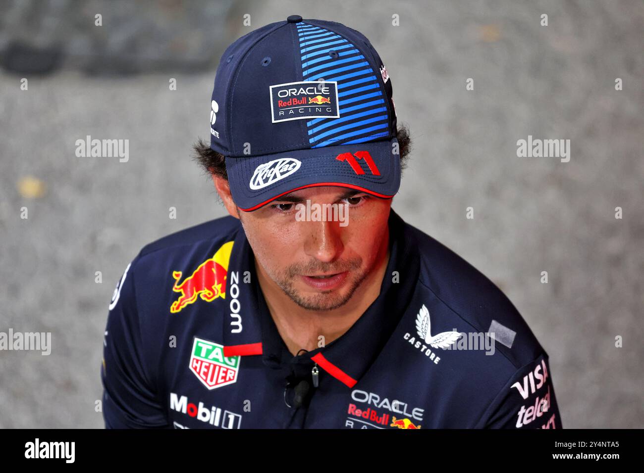 Singapur, Singapur. September 2024. Sergio Perez (MEX) Red Bull Racing. 19.09.2024. Formel-1-Weltmeisterschaft, Rd 18, Grand Prix Von Singapur, Marina Bay Street Circuit, Singapur, Vorbereitungstag. Das Foto sollte lauten: XPB/Alamy Live News. Stockfoto