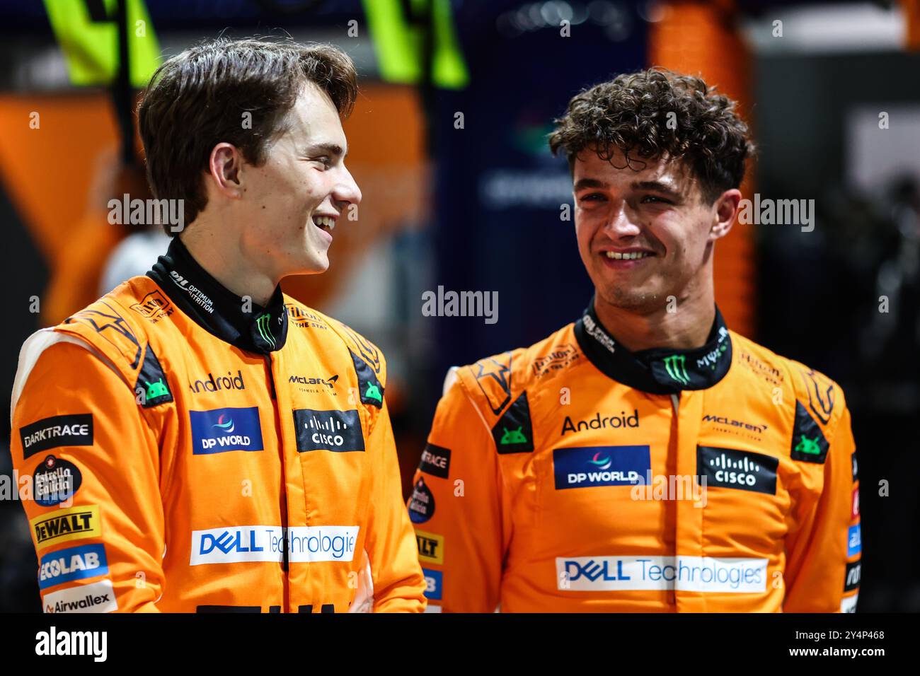 Singapur, Singapur. September 2024. (L bis R): Oscar Piastri (aus) McLaren und Teamkollege Lando Norris (GBR) McLaren. 19.09.2024. Formel-1-Weltmeisterschaft, Rd 18, Grand Prix Von Singapur, Marina Bay Street Circuit, Singapur, Vorbereitungstag. Das Foto sollte lauten: XPB/Alamy Live News. Stockfoto