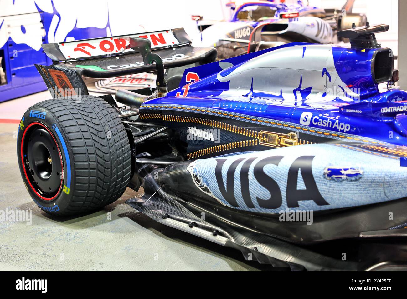 Singapur, Singapur. September 2024. Red Bull Racing RB20 – Denim-Lackierung. 19.09.2024. Formel-1-Weltmeisterschaft, Rd 18, Grand Prix Von Singapur, Marina Bay Street Circuit, Singapur, Vorbereitungstag. Das Foto sollte lauten: XPB/Alamy Live News. Stockfoto