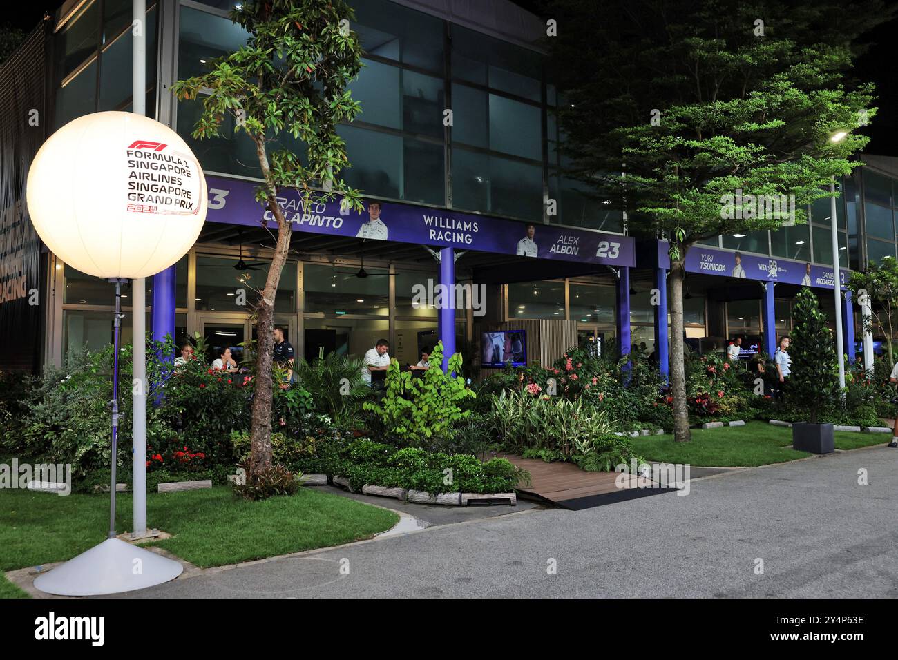 Singapur, Singapur. September 2024. Fahrerlager-Atmosphäre - Williams Racing. 19.09.2024. Formel-1-Weltmeisterschaft, Rd 18, Grand Prix Von Singapur, Marina Bay Street Circuit, Singapur, Vorbereitungstag. Das Foto sollte lauten: XPB/Alamy Live News. Stockfoto