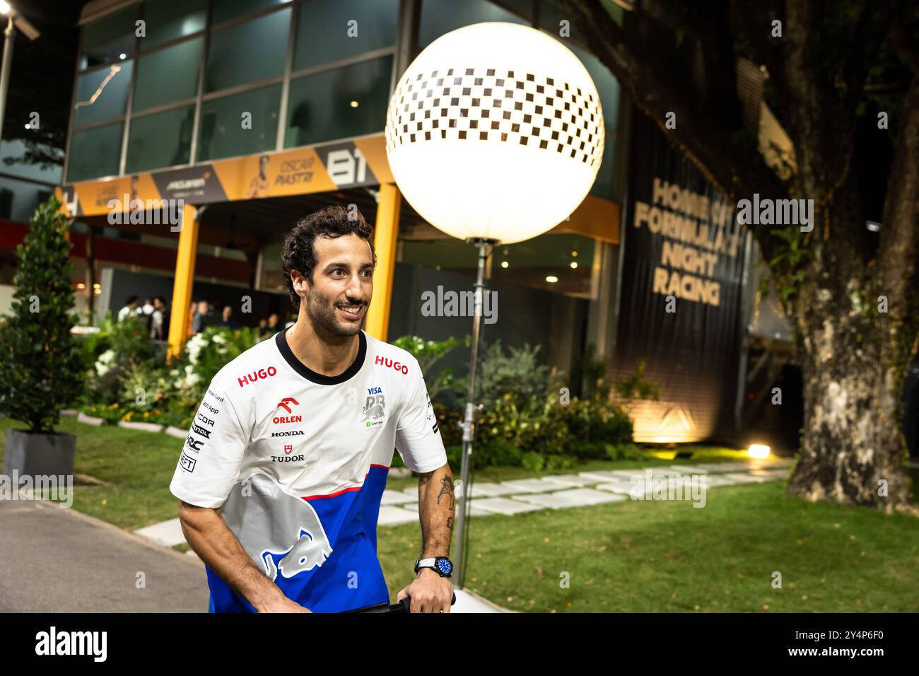 Singapur, Singapur. September 2024. Daniel Ricciardo (aus) RB. 19.09.2024. Formel-1-Weltmeisterschaft, Rd 18, Grand Prix Von Singapur, Marina Bay Street Circuit, Singapur, Vorbereitungstag. Das Foto sollte lauten: XPB/Alamy Live News. Stockfoto