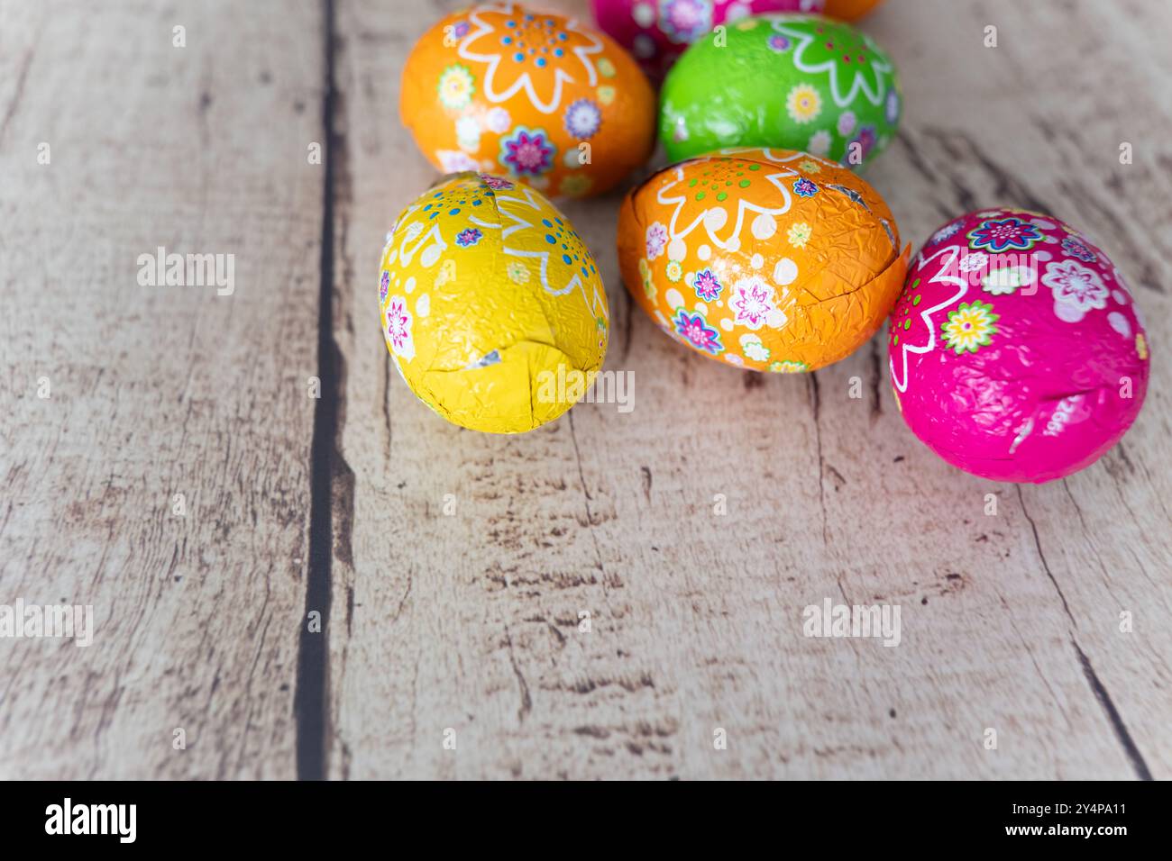 Sammlung von bunten ostereiern Stockfoto