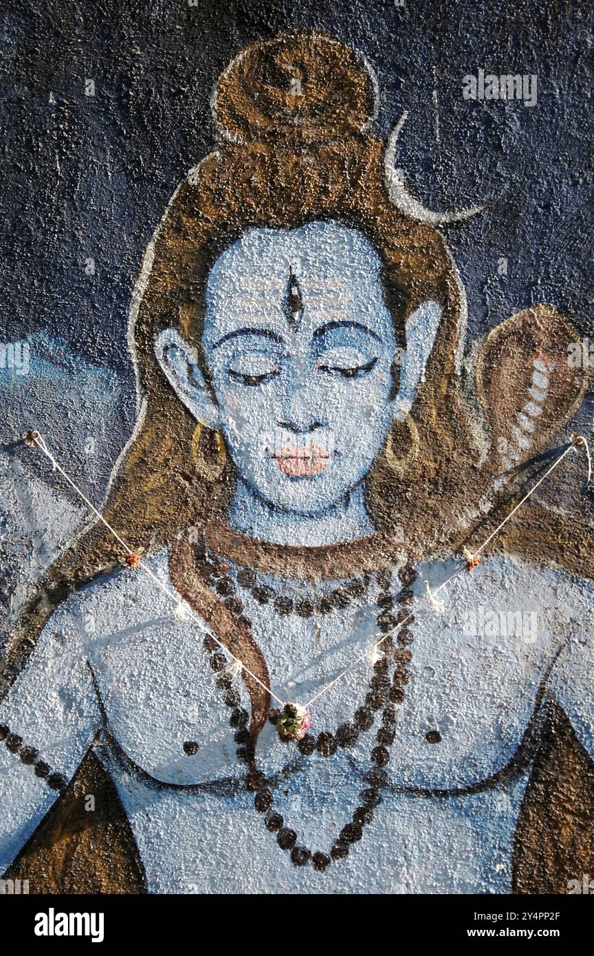 Banganga, Maharashtra / Indien - 24. Februar 2007: Die Ansicht von Lord Shivas Gemälde an der Wand der Straße in Banganga. Stockfoto