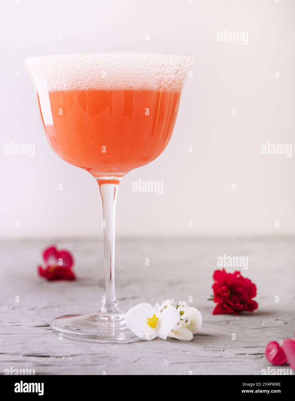 Mimosa Alkohol Cocktail mit Orangensaft und trockenem Champagner Stockfoto