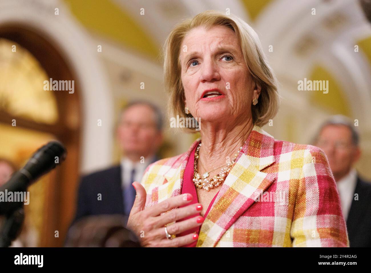 Washington, Vereinigte Staaten. September 2024. Der US-Senator Shelley Moore Capito (Republikanerin von West Virginia) wurde am Dienstag, den 10. September 2024, im Capitol Building in Washington D.C. während einer Pressekonferenz der Senate Leadership nach dem Mittagessen gesehen. Quelle: Aaron Schwartz/CNP/dpa/Alamy Live News Stockfoto