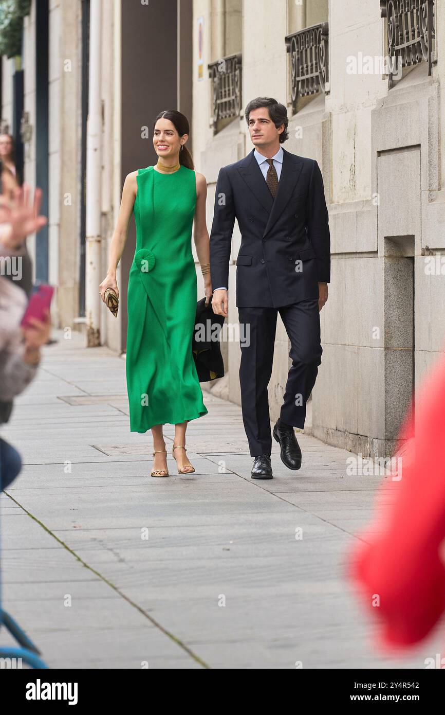 Sofia Palazuelo, Fernando Fitz-James Stuart kommen zur Hochzeit von Jose Luis Martinez Almeida, Major von Madrid, und Teresa Urquijo am 6. April 2024 in Madrid an. Stockfoto