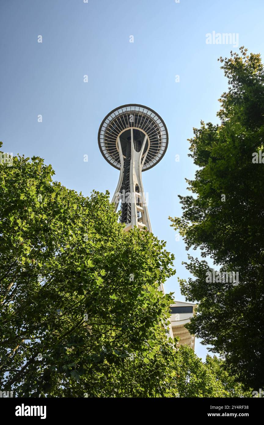 Blick von unten auf die Space Needle, Seattle Washington Stockfoto