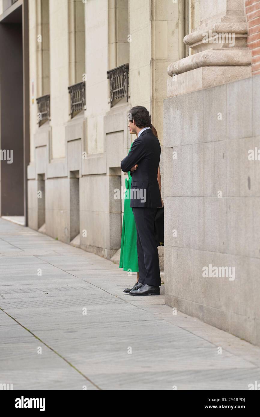 Sofia Palazuelo, Fernando Fitz-James Stuart kommen zur Hochzeit von Jose Luis Martinez Almeida, Major von Madrid, und Teresa Urquijo am 6. April 2024 in Madrid an. Stockfoto