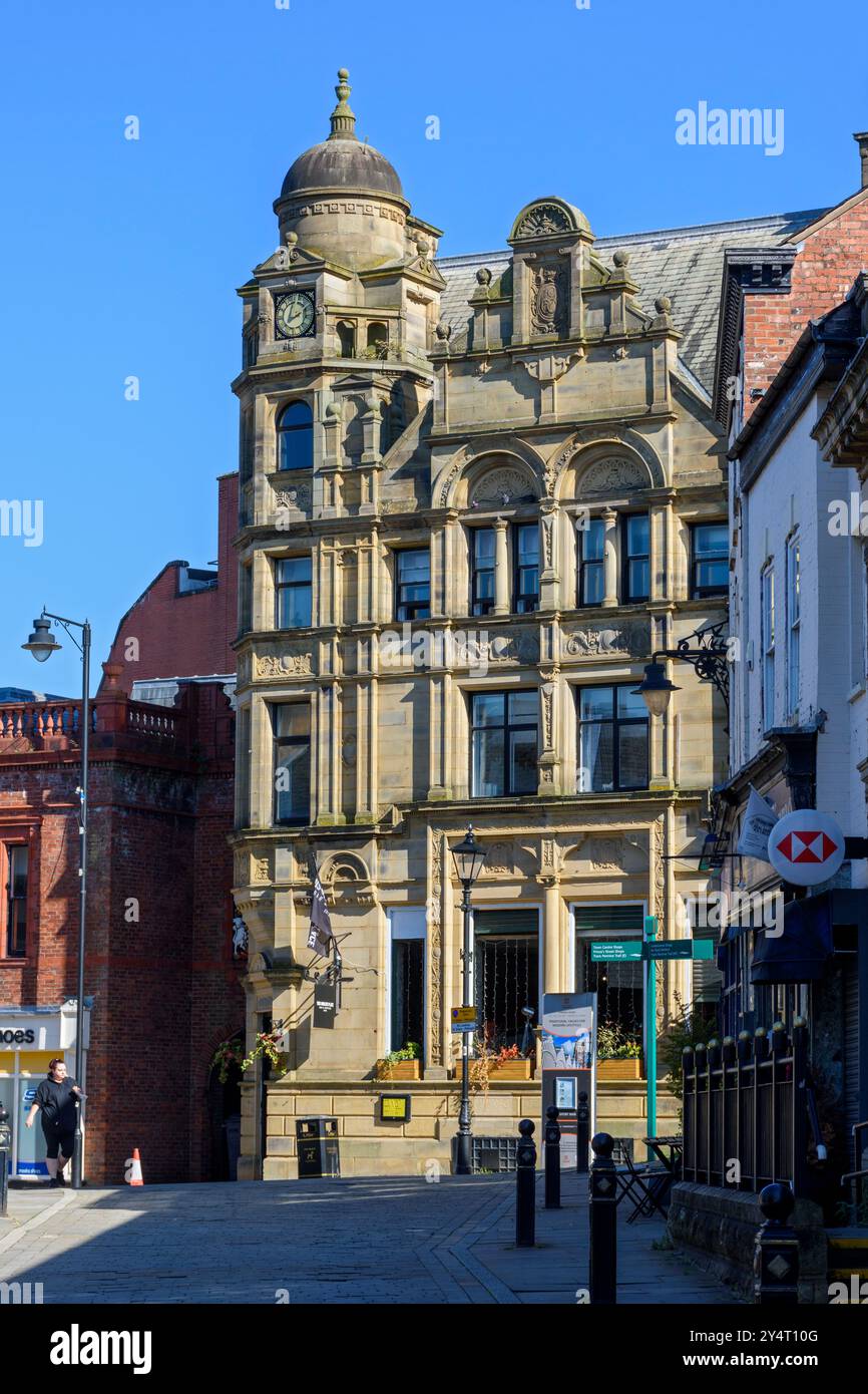 Das ehemalige Gebäude der Union Bank of Manchester (1900). Klasse II aufgeführt. Stockport, GTR Manchester, England, UK, jetzt eine Bar und ein Restaurant. Stockfoto