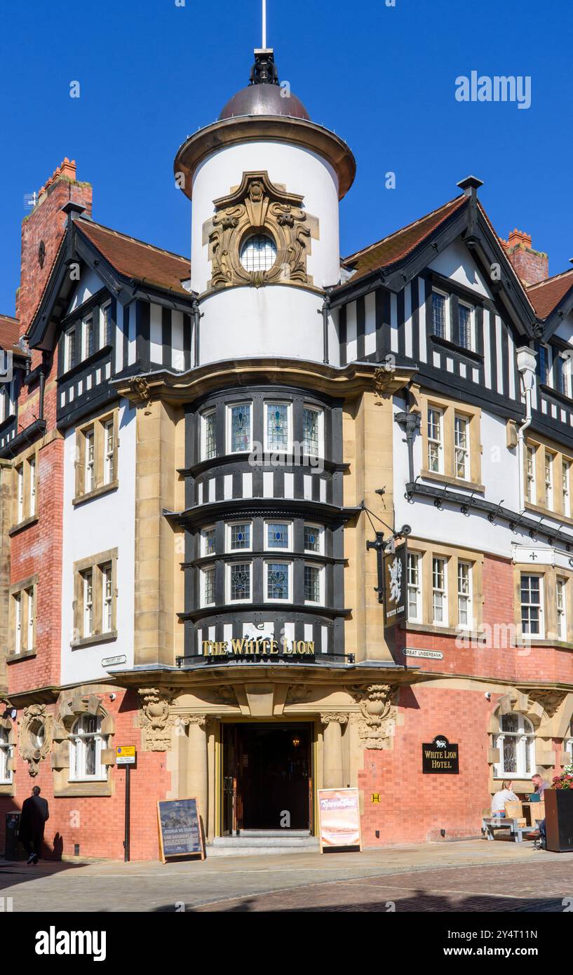 Das White Lion Hotel (1904). Klasse II aufgeführt. Stockport, GTR Manchester, England, Großbritannien Stockfoto