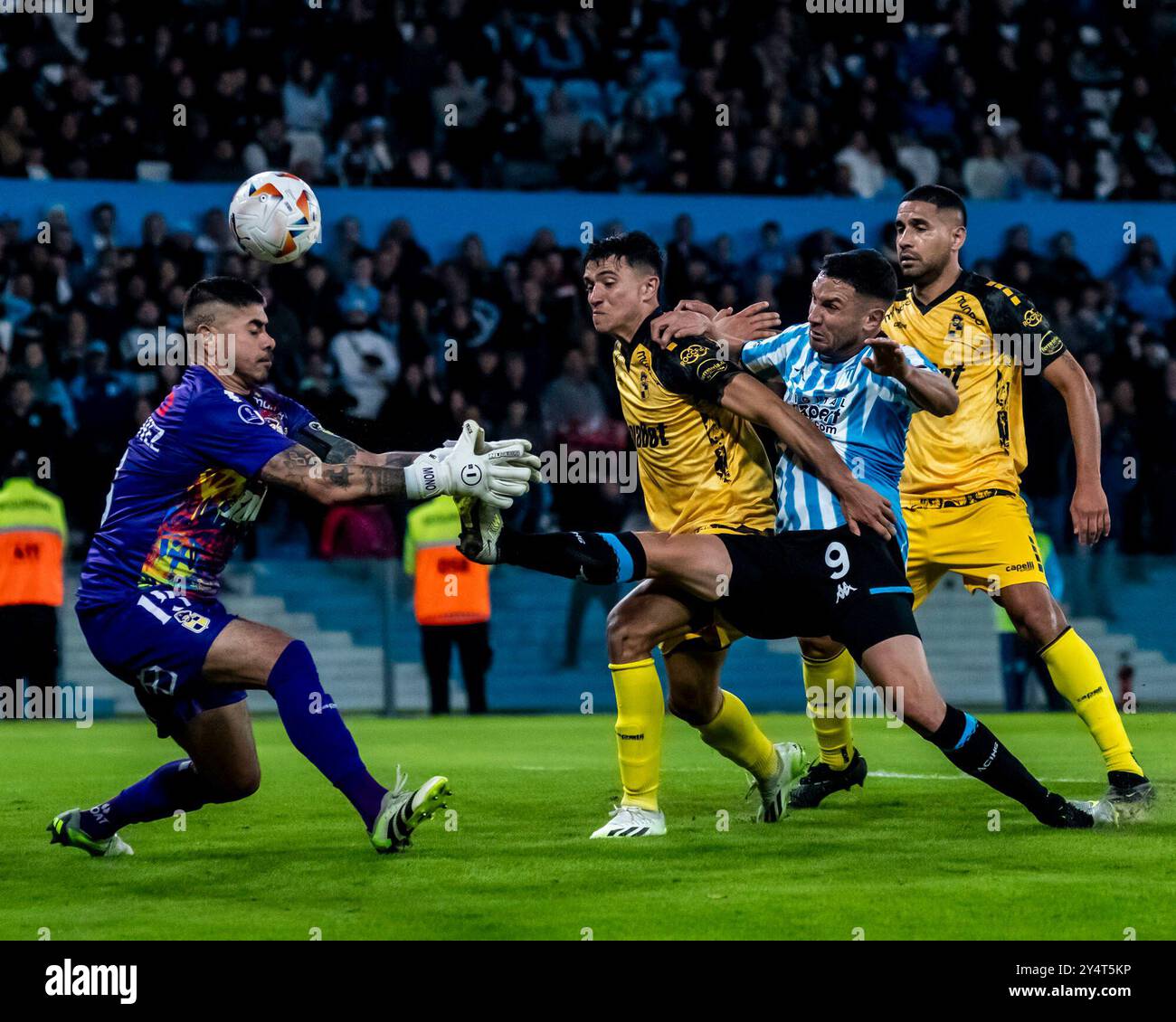 Racing Club de Avellaneda beim CONMEBOL Sudamericana Cup im Presidente Perón Stadion in Avellaneda, Buenos Aires. Feierlichkeiten für Adrian Martinez, den Spitznamen Mararvilla, den Torjäger des Teams. @FACAMORALES/NUR FÜR REDAKTIONELLE ZWECKE Stockfoto