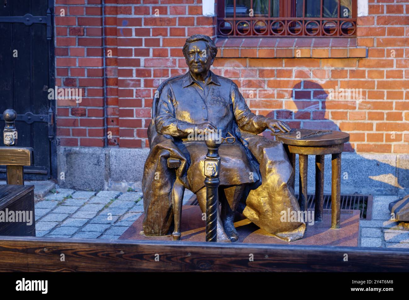 Denkmal für den polnischen Widerstandskämpfer, Professor und Aktivist Brigadegeneral Elzbiety Zawackiej, Ehrenbürger von Thorn, in der Podmurna-Straße Stockfoto