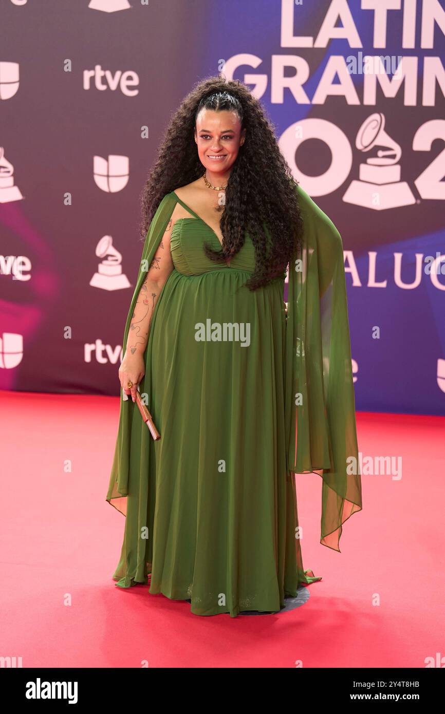 Tulipa Ruiz nimmt am 17. November 2023 in Sevilla bei den Latin GRAMMY Awards auf dem roten Teppich Teil. Stockfoto