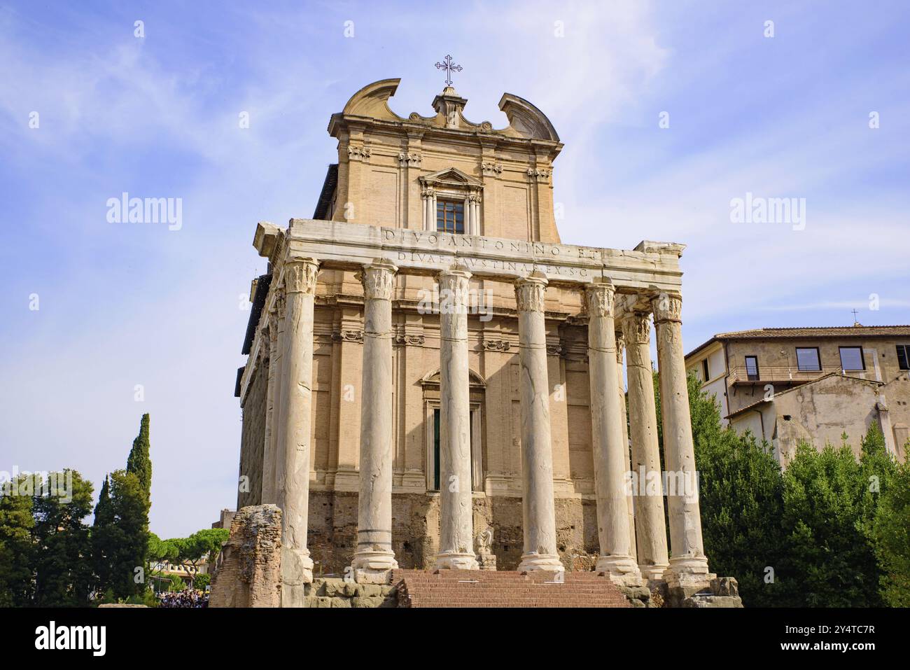 Kirche San Lorenzo in Miranda (Tempel des Antoninus und Faustina) am Forum Romanum, Rom, Italien, Europa Stockfoto