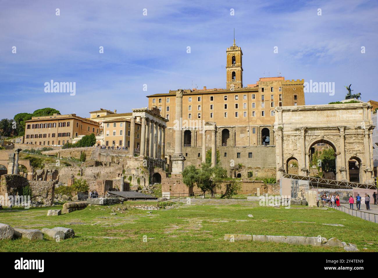 Forum Romanum, ein Forum umgeben von Ruinen in Rom, Italien, Europa Stockfoto