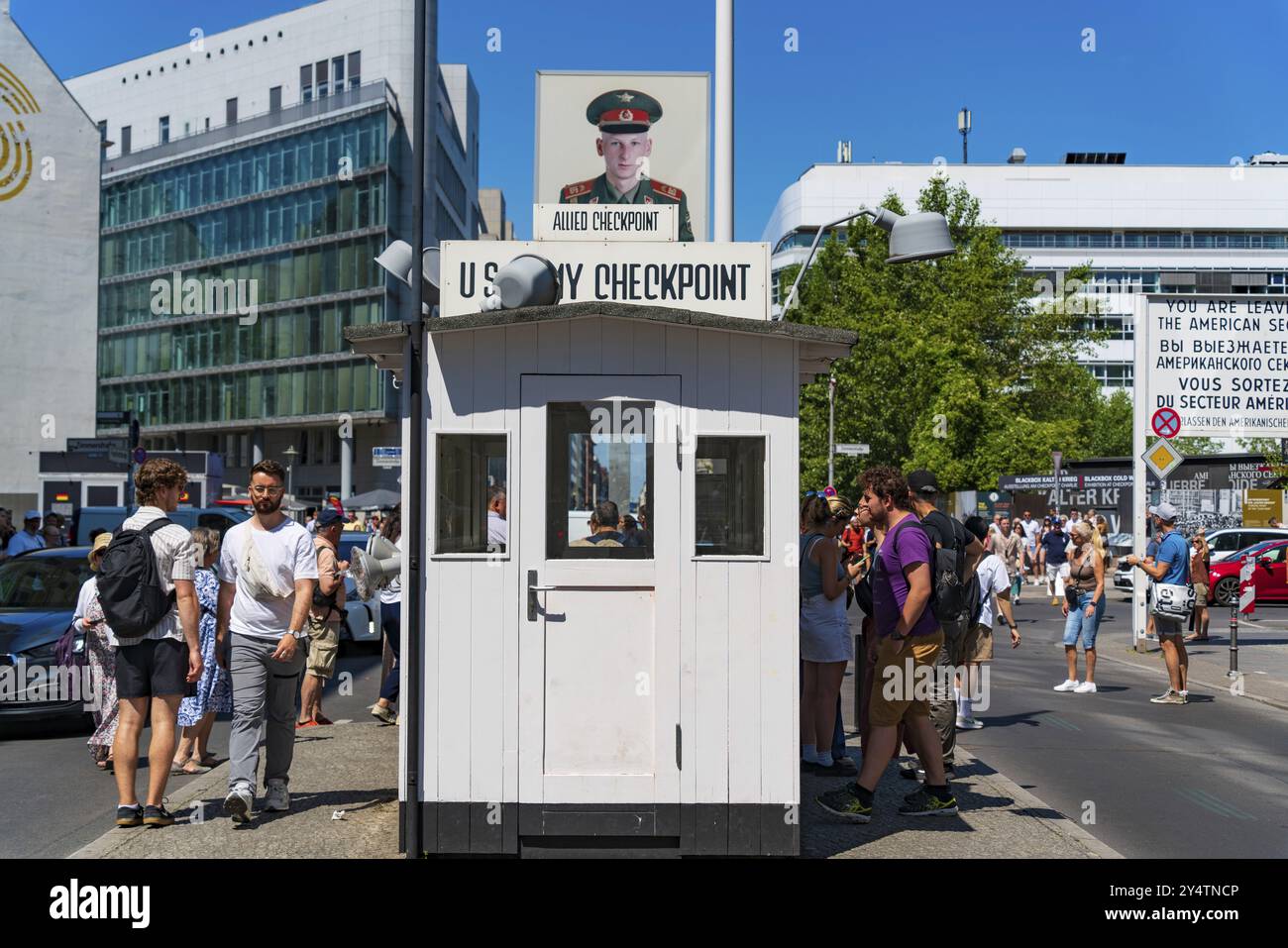 Checkpoint Charlie, ein Symbol des Kalten Krieges in Berlin, Deutschland, Europa Stockfoto