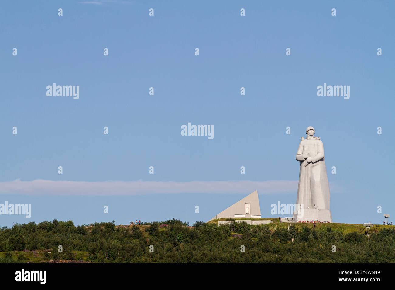 Das Denkmal für den Vaterländischen Krieg (bekannt als das Alesha-Denkmal) in der russischen Hafenstadt Murmansk, Russland. Stockfoto