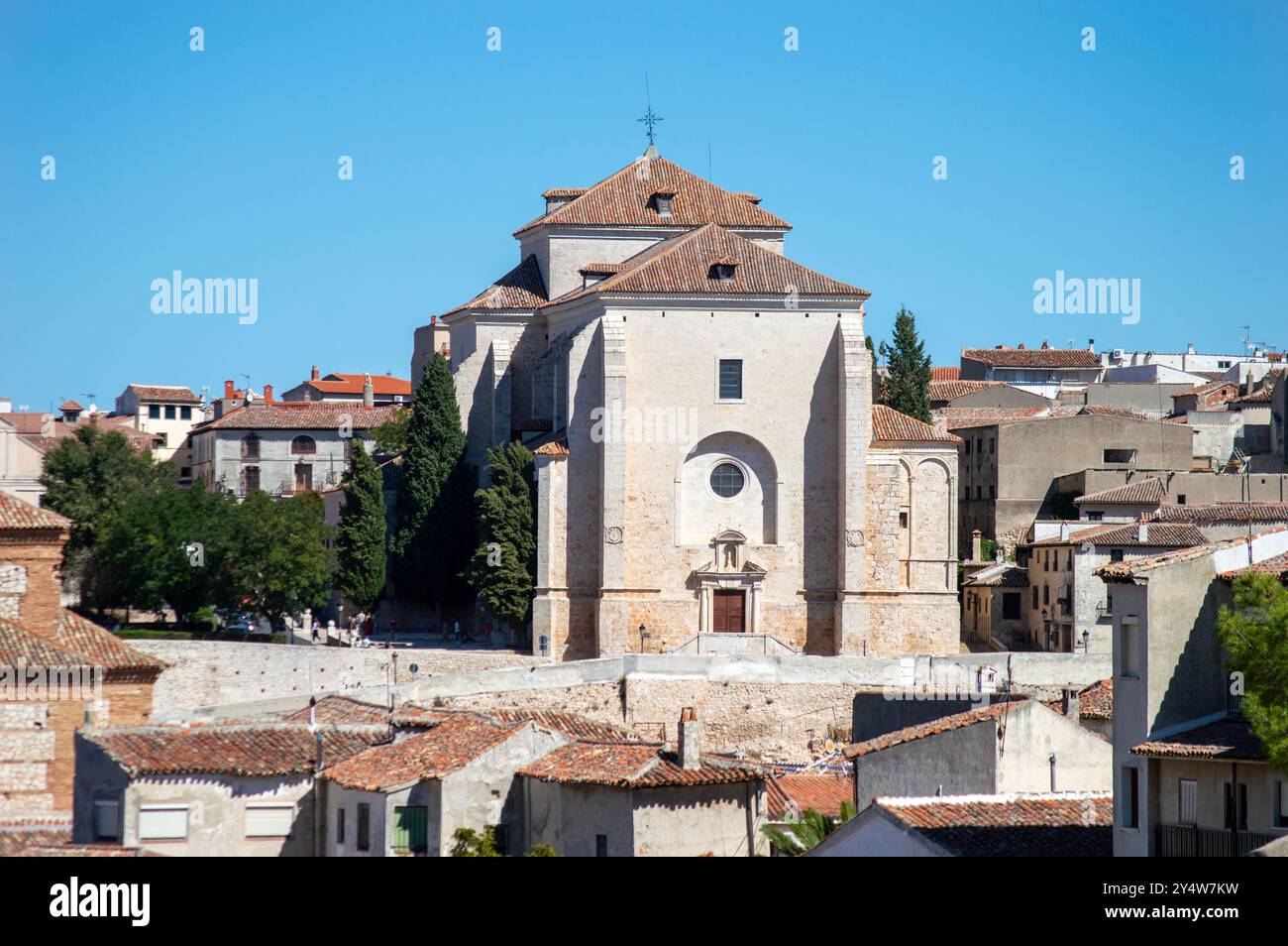 Blick auf die Kirche unserer Dame der Himmelfahrt in Chinchon Stockfoto