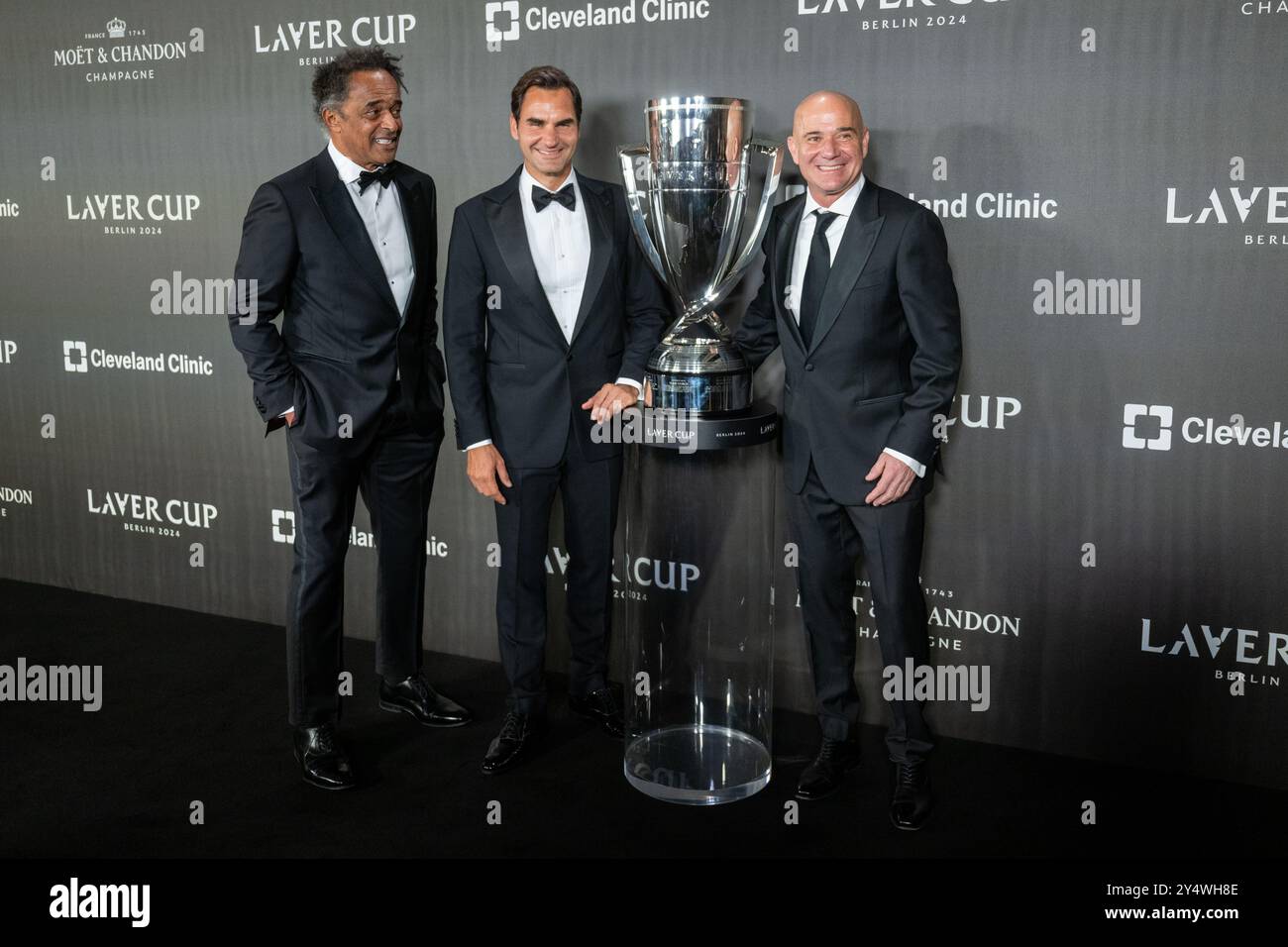 Berlin, Deutschland. September 2024. Yannick Noah (l-r), Roger Federer und Andre Agassi nehmen an der Eröffnungsnacht des Laver Cup-Tennisturniers Teil. Quelle: Christophe Gateau/dpa/Alamy Live News Stockfoto